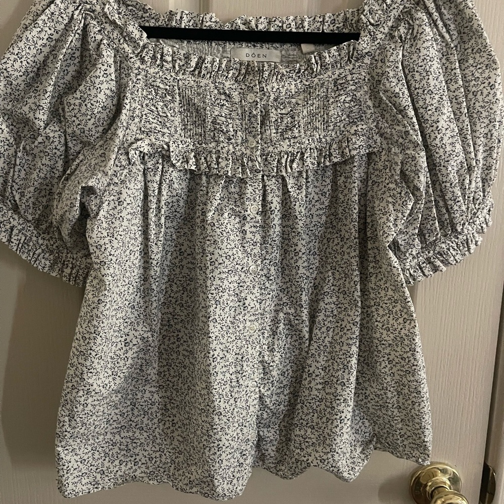 Dôen Floral Smocked Puff-Sleeve Top